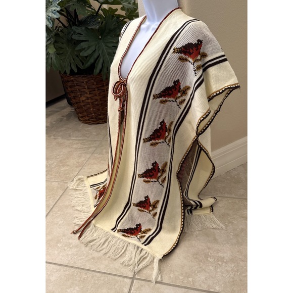 Vtg 70s Knit Red Bird Poncho Nuthatch Cream Fringe Cape Southwestern Boho OS - Picture 3 of 7